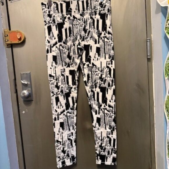 Mixit Electric Avenue Print Cotton Leggings - NWT - Size Medium - Picture 2 of 16